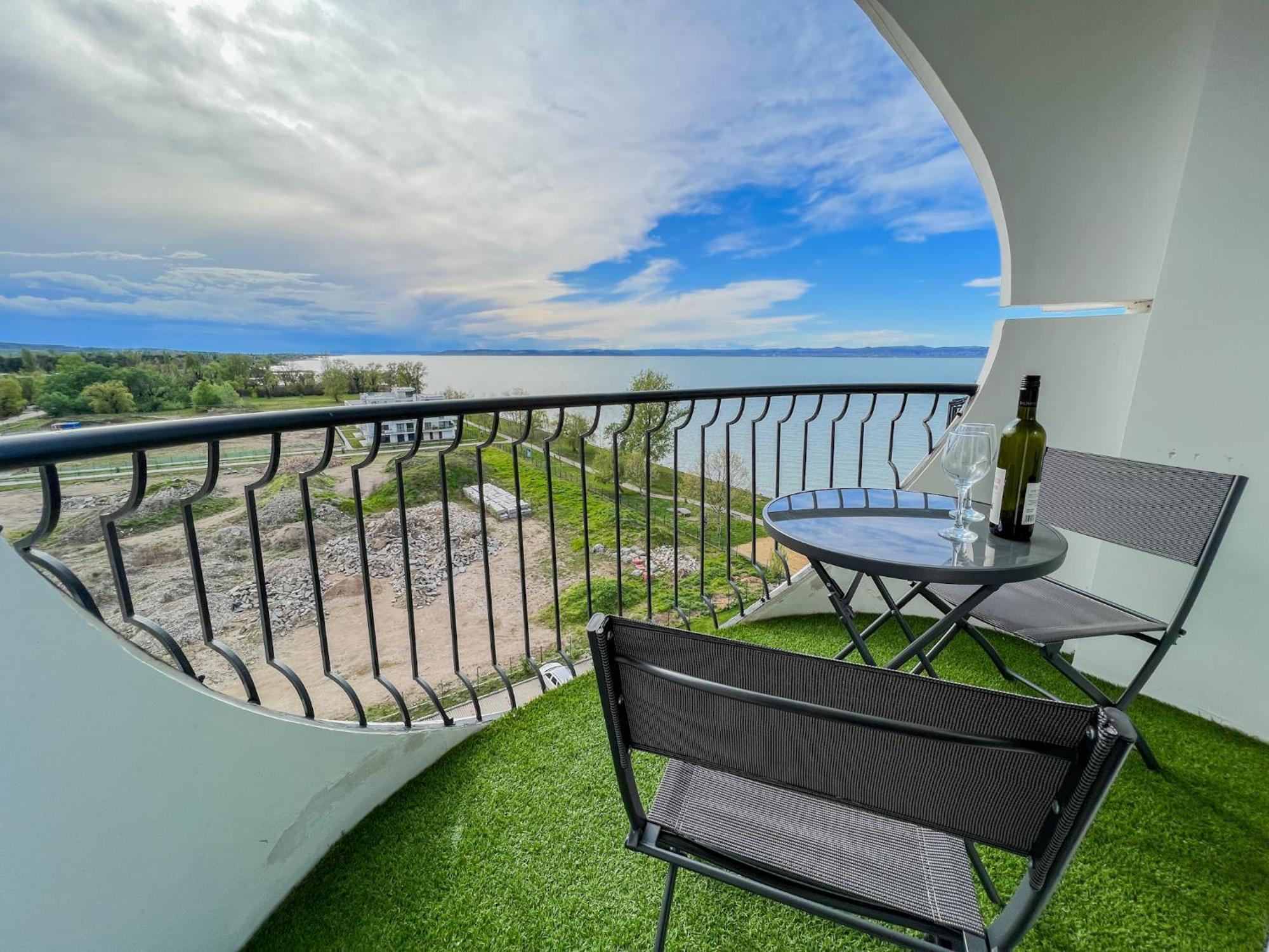 Sky View Apartment